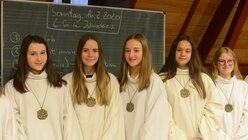 Sängerinnen des Mädchenchores mit der Medaille / © Beatrice Tomasetti  (DR)