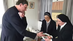 Pr&auml;sente f&uuml;r die Schwestern von der Liebe Jesu / &copy; Meiering (Erzbistum K&ouml;ln)