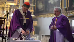 Segnung der Asche / &copy; Beatrice Tomasetti (DR)