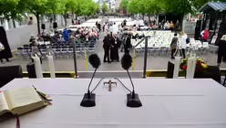 Vor dem Gottesdienst / &copy; Ottersbach (DR)