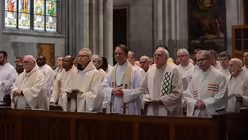 Alle feiern gemeinsam die Chrisam-Messe.  / © Beatrice Tomasetti  (DR)