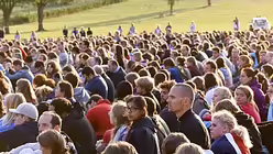 Gedenkfeiern f&uuml;r Fr&egrave;re Roger in Taize / &copy; Alexander Br&uuml;ggemann (KNA)