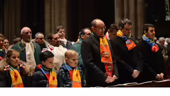 Tollitäten unter sich: das Kinderdreigestirn und das designierte Kölner Dreigestirn. / © Tomasetti (DR)