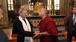 Mit Weihbischof Schwaderlapp / © Boecker