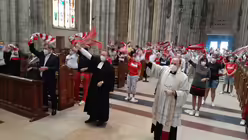 Traditionell der H&ouml;hepunkt der Andacht ... / &copy; Johannes Schr&ouml;er