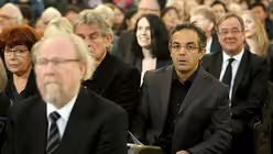 Wolfgang Thierse und Navid Kermani / &copy; Oliver Berg (dpa)