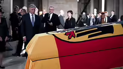 Der ehemalige Bundespr&auml;sident Horst K&ouml;hler nimmt Abschied. (dpa)