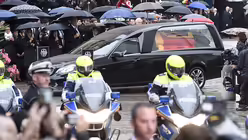 Kohls Sarg wird durch Speyer gefahren. (dpa)