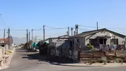 Viele der Menschen in den Townships von Kapstadt würden ohne die Hilfe von Pfarrer Hippler nicht überleben / © Bernhard Walterscheid (Kölner Dommusik)