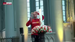 Das Licht kommt von der Osterkerze (DR)