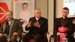 Von konkreter Unterst&uuml;tzung durch "Kirche in Not" berichten diese Vertreter aus Afrika, Lateinamerika und der Ukraine / &copy; Beatrice Tomasetti (DR)