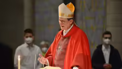 Vor dem Schlusssegen wiederholt Kardinal Woelki seine Einladung, einen Freundschaftsbund mit Jesus einzugehen. / © Beatrice Tomasetti (DR)