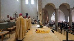 Während der Bischofsweihe im Hildesheimer Dom / © Christian Gossmann/Bistum Hildesheim (KNA)