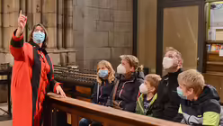 Während ihrer Acht-Stunden-Schicht ist Nicole Reitgruber pausenlos in Aktion. / © Beatrice Tomasetti (DR)