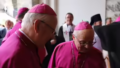 Weihbischof Berenbrinker und Weihbischof em. Grothe / © Oliver Kelch (DR)