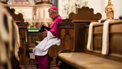 Von Aufgaben entbunden: Weihbischof Dominikus Schwaderlapp / &copy; Harald Oppitz (KNA)