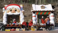 Weihnachtsmarkt in Bonghwa, Südkorea / © Ahn Young-Joon (dpa)