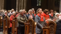 Wir sind eine gro&szlig;e Gemeinschaft &ndash; das erfahren die kfd-Frauen im vollbesetzten K&ouml;lner Dom / &copy; Beatrice Tomasetti (DR)