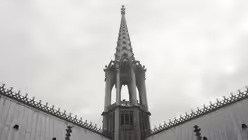 Wo sich Quer- und Langhaus kreuzen, erhebt sich der Vierungsturm. / © Beatrice Tomasetti (DR)