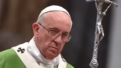 Papst Franziskus feiert die Abschlussmesse / © Ettore Ferrari (dpa)