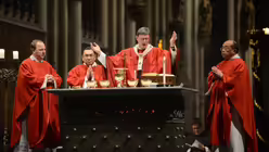 Zu den Konzelebranten gehören Diözesanpräses Msgr. Robert Kleine und Erzbischof Tarcisius Isao Kikuchi aus Tokio / © Beatrice Tomasetti (DR)