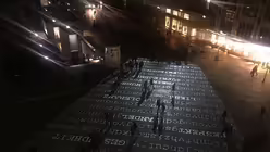 Zu Silvester 2017 erstrahlt die Domplatte in Köln in einer Lichtinstallation / © Privat (DR)