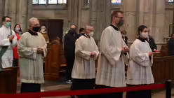 Zur Feier des Tages ziehen Domküster Müller und seine Kollegen beim sonntäglichen Pontifikalamt mit ein / © Beatrice Tomasetti (DR)